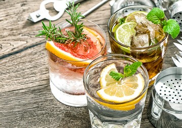Hausbar Klassiker - mit einer Handvoll Zutaten zum perfekten Drink
